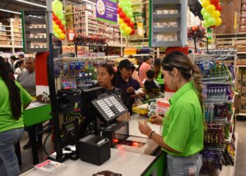 GOBIERNO CUMPLE EN INVERSIÓN Y EMPLEO CON NUEVA BODEGA AURRERA EN AHUALULCO