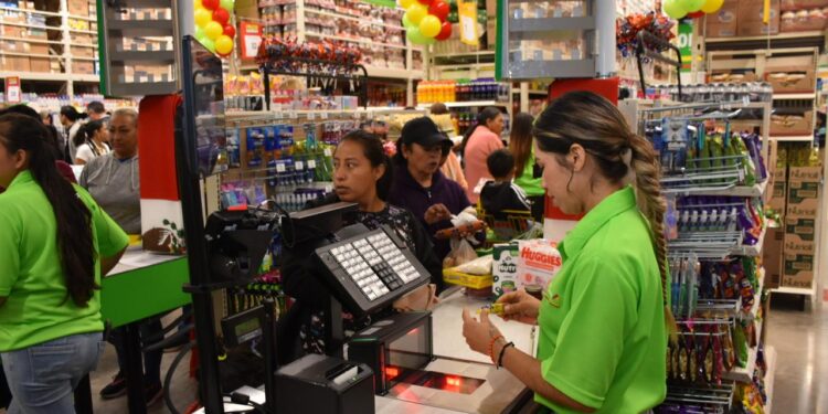 GOBIERNO CUMPLE EN INVERSIÓN Y EMPLEO CON NUEVA BODEGA AURRERA EN AHUALULCO