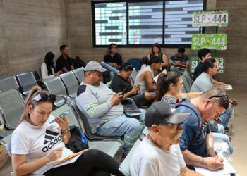 SECRETARIA DE FINANZAS CON APOYO A FAMILIAS EN LA REGULARIZACIÓN DE SUS VEHÍCULOS