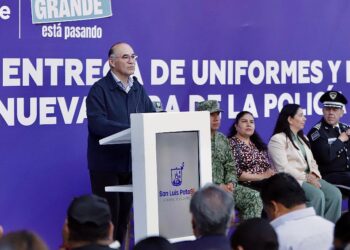 Enrique Galindo fortalece a la Policía de la Capital, entrega nuevos uniformes y equipamiento