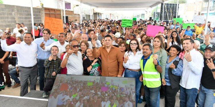 EL GOBERNADOR RICARDO GALLARDO ENTREGA NUEVA VIALIDAD Y DA CONTINUIDAD A OBRAS EN SOLEDAD