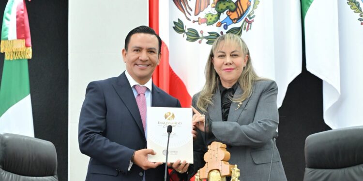 EL PODER EJECUTIVO Y EL PODER LEGISLATIVO UNIDOS PARA ALCANZAR UN MEJOR SAN LUIS POTOSÍ