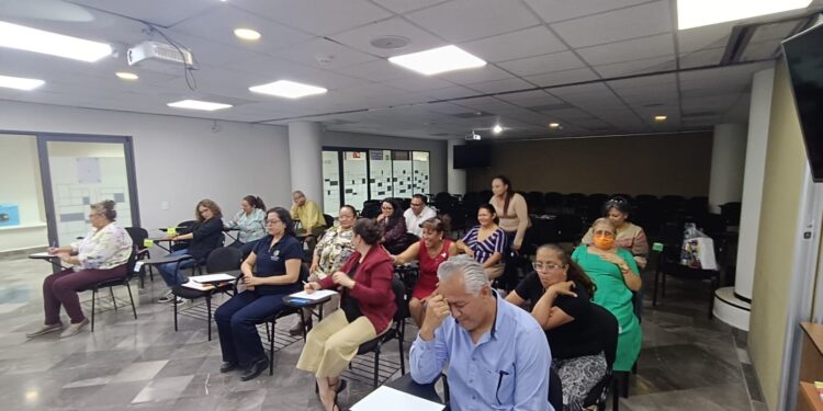 OFICIALIA MAYOR CAPACITA A SERVIDORES PÚBLICOS PARA MEJORAR LA ATENCIÓN CIUDADANA