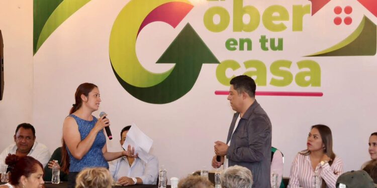 RICARDO GALLARDO LLEVA AL GOBIERNO DIRECTAMENTE A LOS HOGARES POTOSINOS