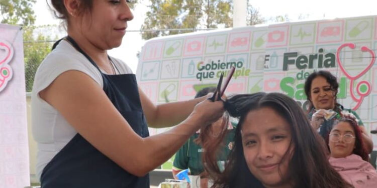 DIF ESTATAL ACERCA SALUD Y APOYOS DIRECTOS A FAMILIAS DE LAS COLONIAS