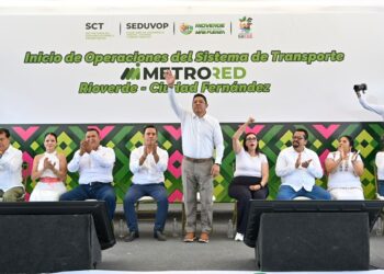 EL GOBERNADOR RICARDO GALLARDO INICIA OPERACIÓN DE REDMETRO RIOVERDE-CD. FERNÁNDEZ