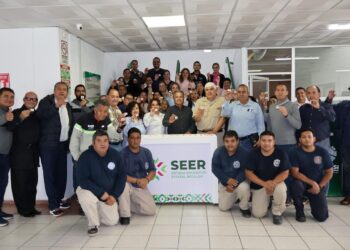 COMUNIDAD EDUCATIVA ENTREGA MÁS DE 2.1 MDP A BOMBEROS Y ARRANCA NUEVA COLECTA