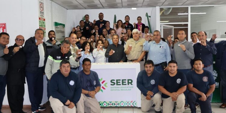 COMUNIDAD EDUCATIVA ENTREGA MÁS DE 2.1 MDP A BOMBEROS Y ARRANCA NUEVA COLECTA