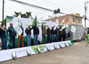 EL GOBERNADOR RICARDO GALLARDO LLEVA ENCHÚLAME LA COLONIA AL BARRIO LOS VERGELES
