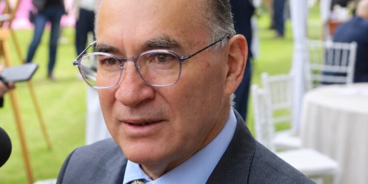 Gobierno de la Capital simplifica trámites para la regularización de comercios: Enrique Galindo