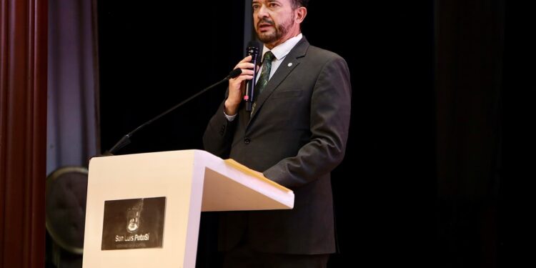 ONU-Hábitat reconoce liderazgo ambiental de Enrique Galindo en San Luis Capital