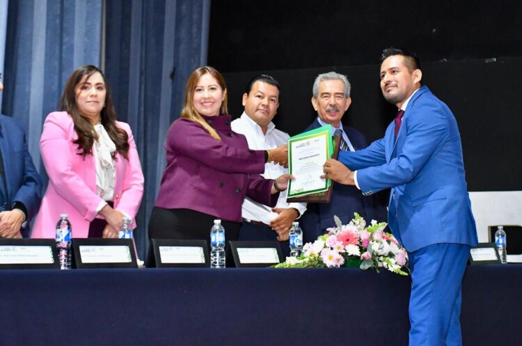 SEGE RECONOCE LA TRAYECTORIA DE DOCENTES Y DIRECTIVOS DE EDUCACIÓN PRIMARIA
