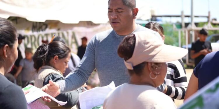 LLEVAN APOYO ALIMENTARIO A FAMILIAS DE LA PRESITA